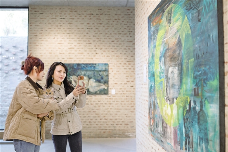 “回响——内蒙古当代艺术展”开展_fororder_4292613_wangxia_1761663250628_s