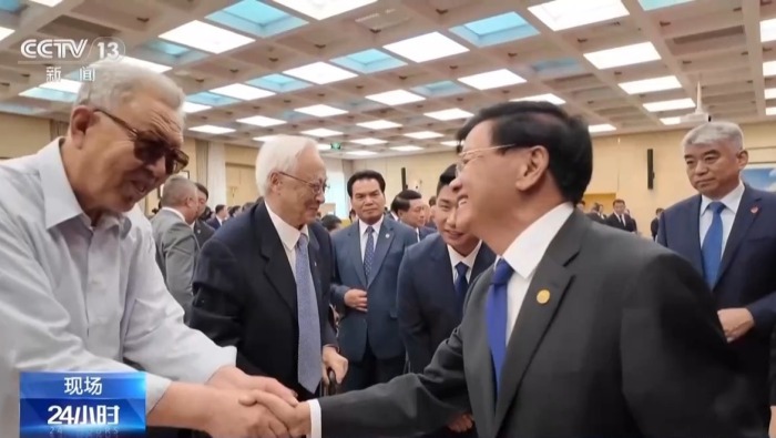 视频丨老挝国家主席通伦参访中央党校：忆往昔旧舍 谢育才厚谊