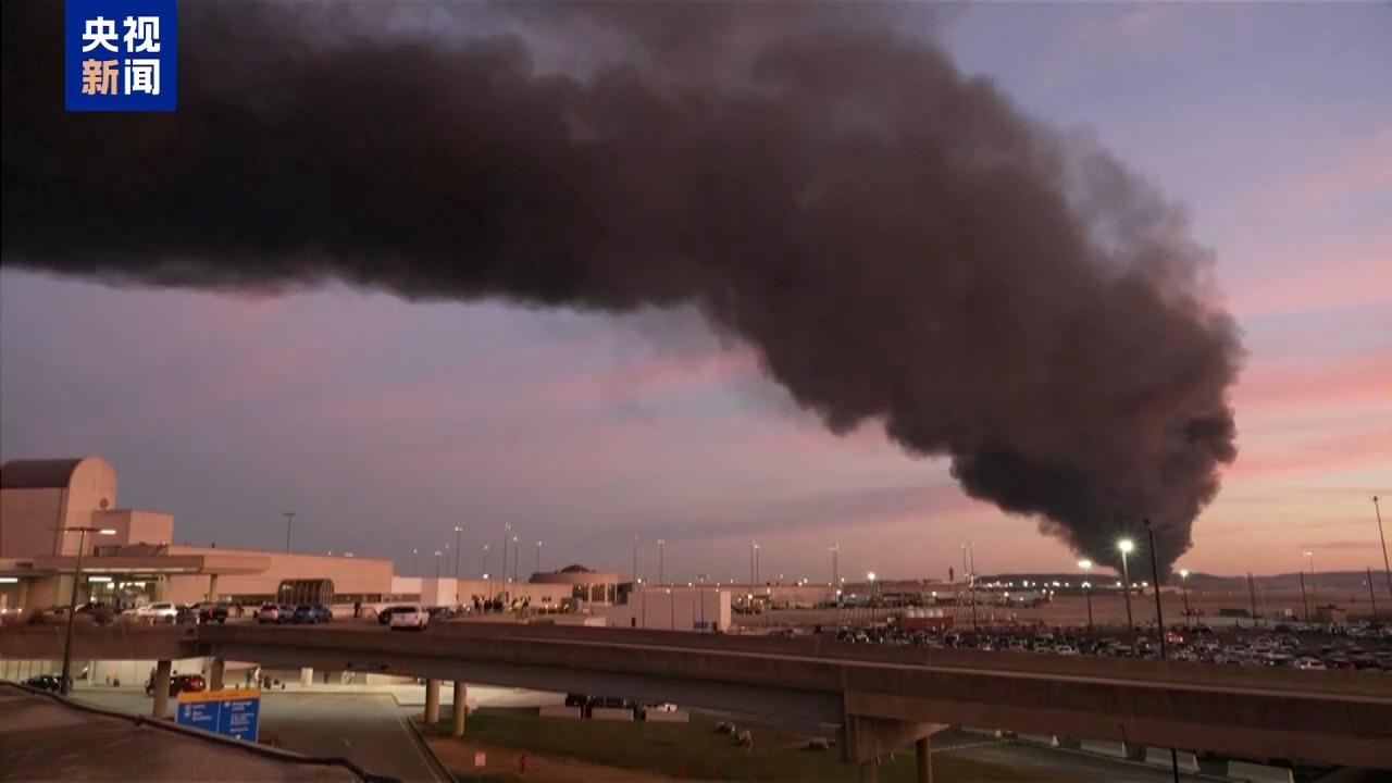 美国肯塔基州因货机坠毁事故进入紧急状态