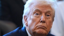 特朗普施压要求乌克兰“迅速行动”