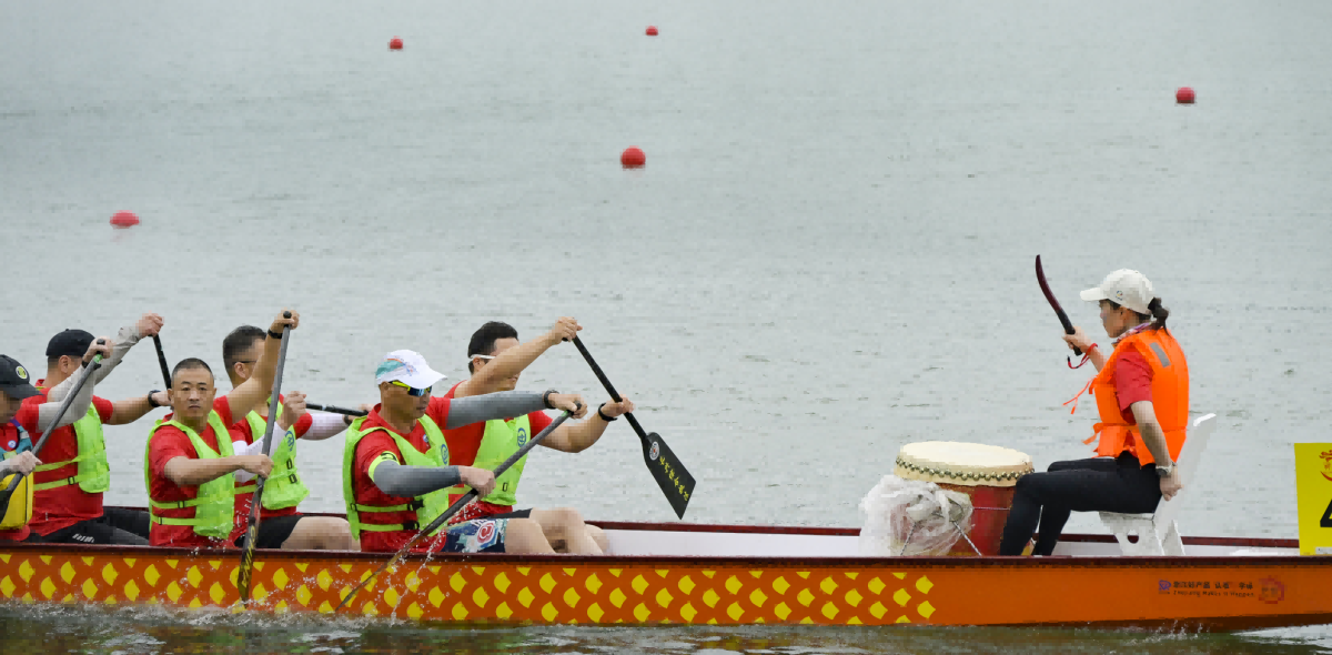 Dragon Boat Races, Flyboard Shows and Cultural Heritage Fair Bring Festive Buzz to Tonglu