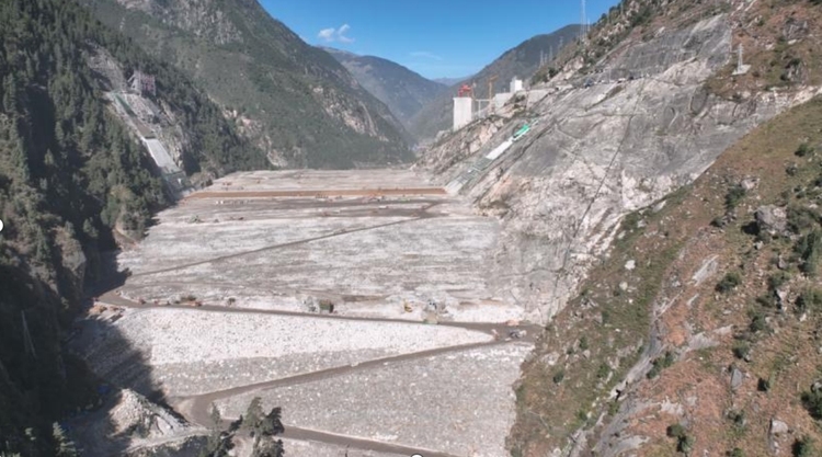 “假日经济观察”系列报道 积极发挥有效投资作用 重大工程假期建设不停工