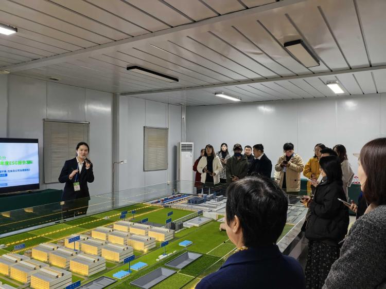 “猪妈妈都住上月子中心了”——“中国式现代化发展看河南”两岸媒体联合采访团走进“华夏生猪第一县”_fororder_13