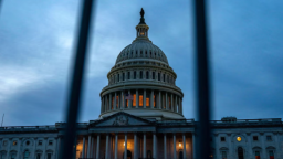 北美观察｜美参院为政府开门亮“绿灯” 两党的硬仗才开场