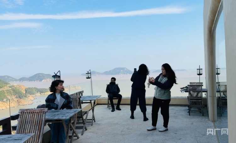 行进的海岸线｜点石成金 “东海好望角”从空心村蝶变中国最美渔村