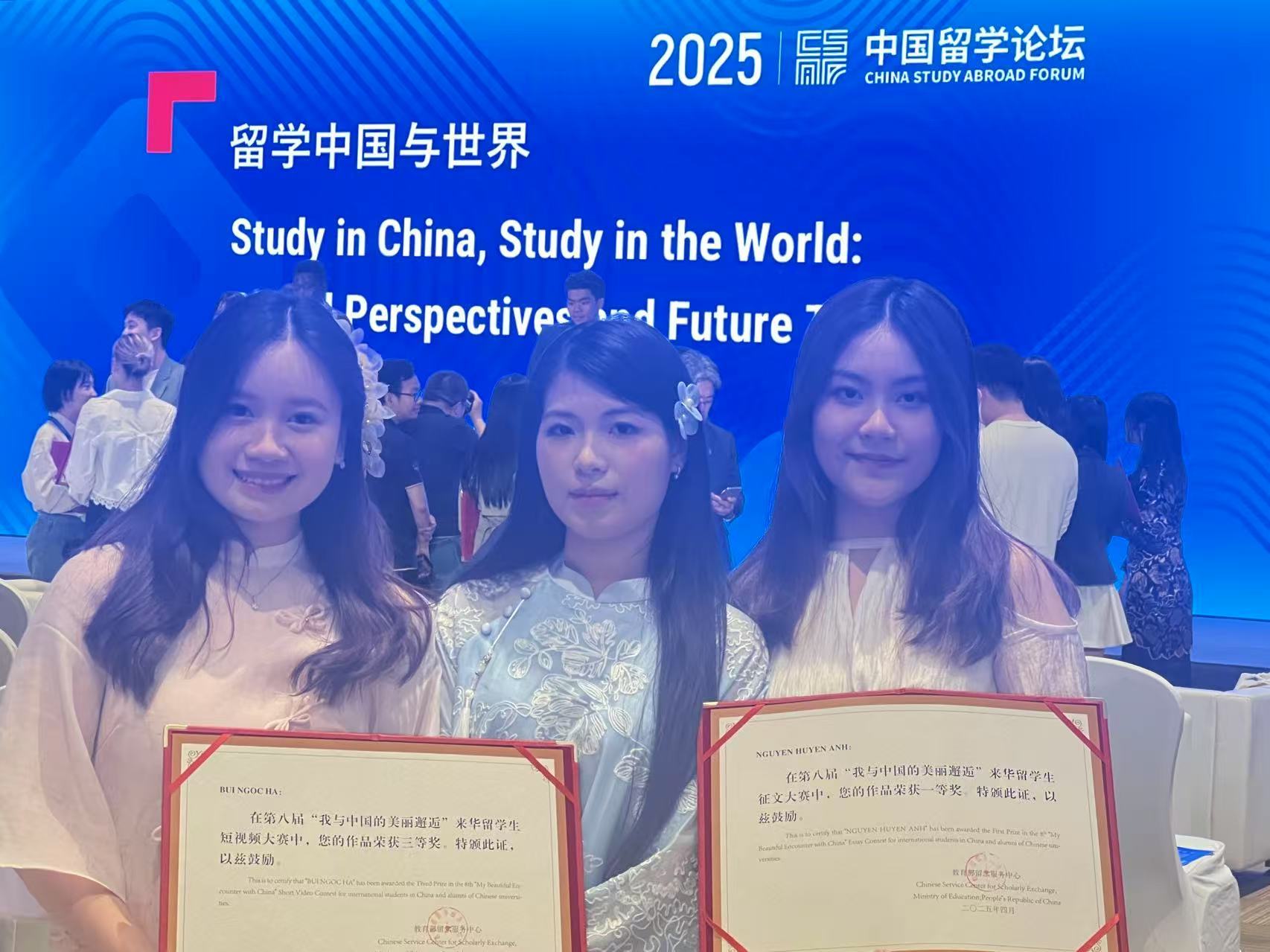 遇见中国 | 越南姑娘阮玄英写给中国的“情书”里藏着什么？