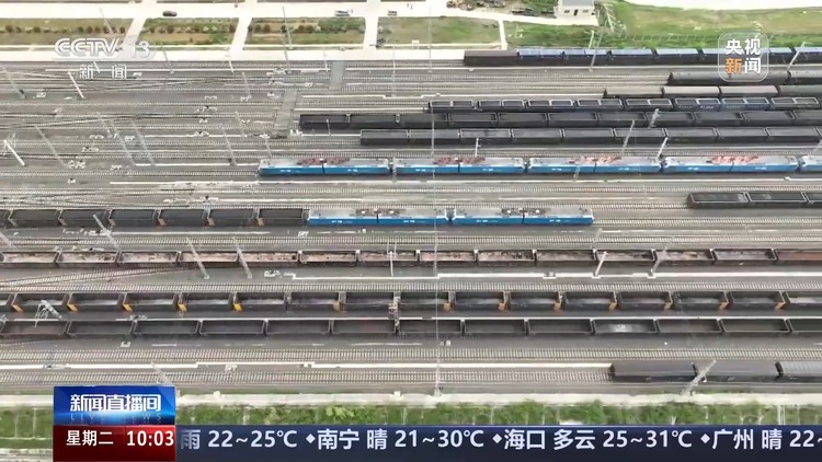 国庆假期全国铁路单日客流创新高 发送货物超1亿吨