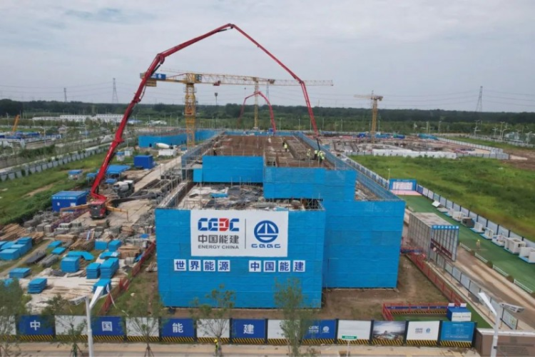 中国能建葛洲坝二公司承建的雄安代建期项目幼儿园工程主体结构封顶_fororder_图片1