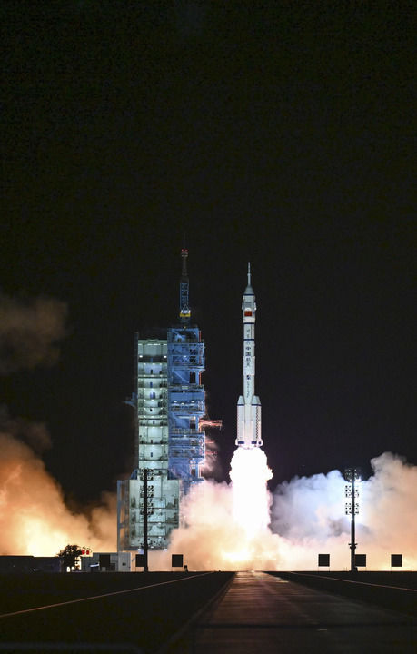 神舟弦鸣不辍 天地共谱长歌——写在神舟二十一号载人飞船成功发射之际