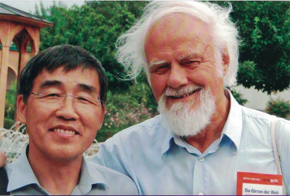 新春走基层丨翻译《本草纲目》 编撰法律词典 中国学者期待中德文化交流持续深化