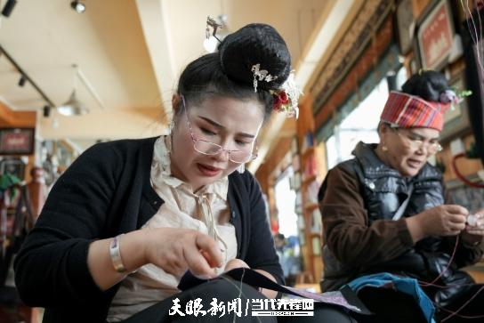 文化中国行·长江之歌｜苗绣：深山里的“中国高定”走向国际舞台