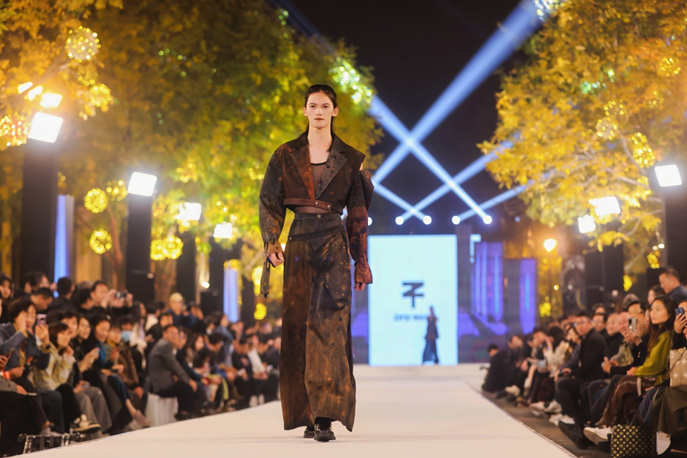“海河邂逅泰晤士”天津时尚秀华丽上演  助推天津文化走向世界