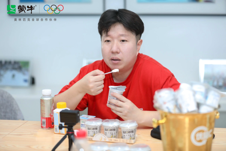 Where is the new global benchmark for smart dairy manufacturing? Overseas influencers explore Mengniu’s Wuhan Low-Temperature Dairy Plant_fororder_图片3