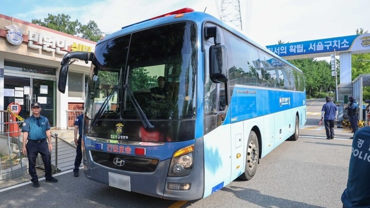 遭“坚决拒绝” 韩国特检组对前总统尹锡悦执行拘捕令失败