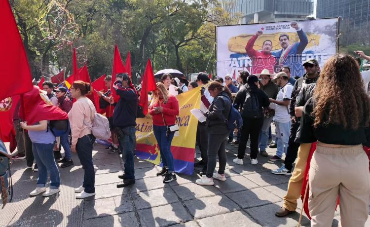 数千名墨西哥民众示威游行 抗议美国推行霸权主义政策