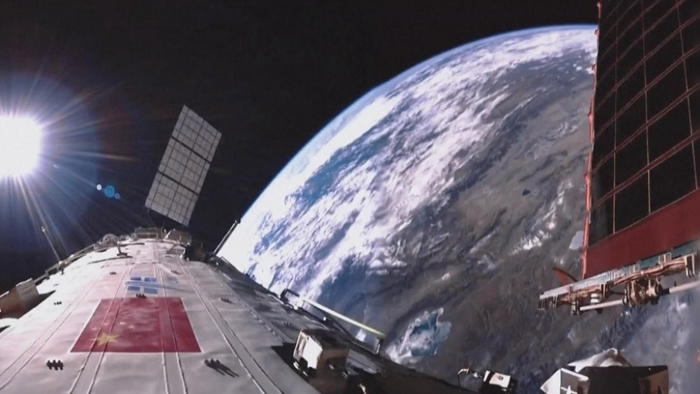 在轨一个月 神舟二十一号乘组各项工作按计划推进_fororder_1764472139058_713