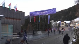 视频丨国际能源专家：中国推动全球能源转型进程