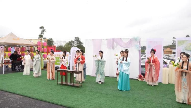 新华视点｜春日盛景赋能“花经济” 文旅融合焕发新活力