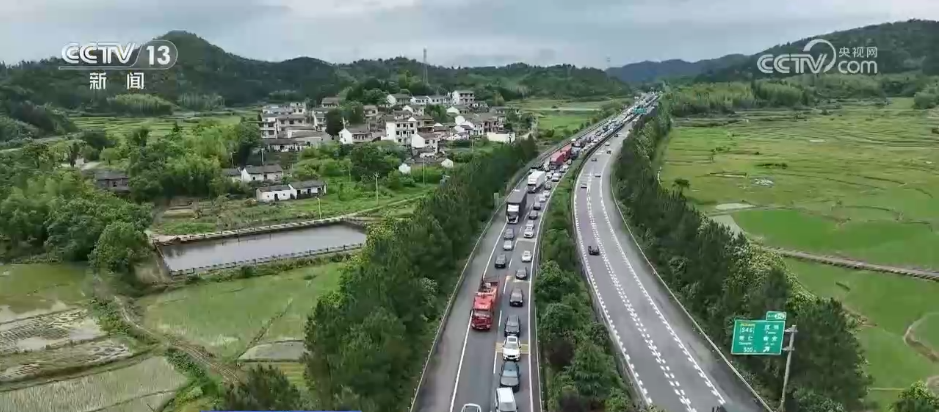 假日里的中国生机勃勃 “人享其行 物畅其流”美好愿景加快实现