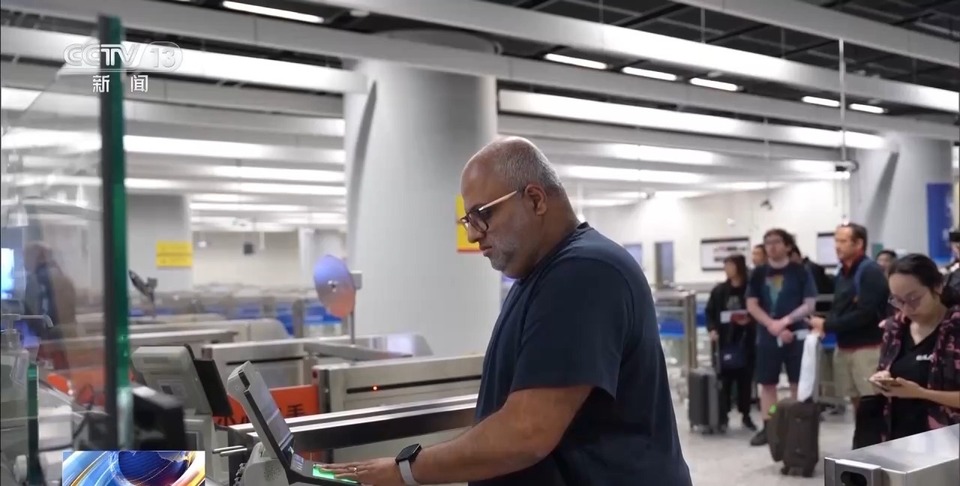 西九龙站口岸今年出入境外籍旅客超100万人次