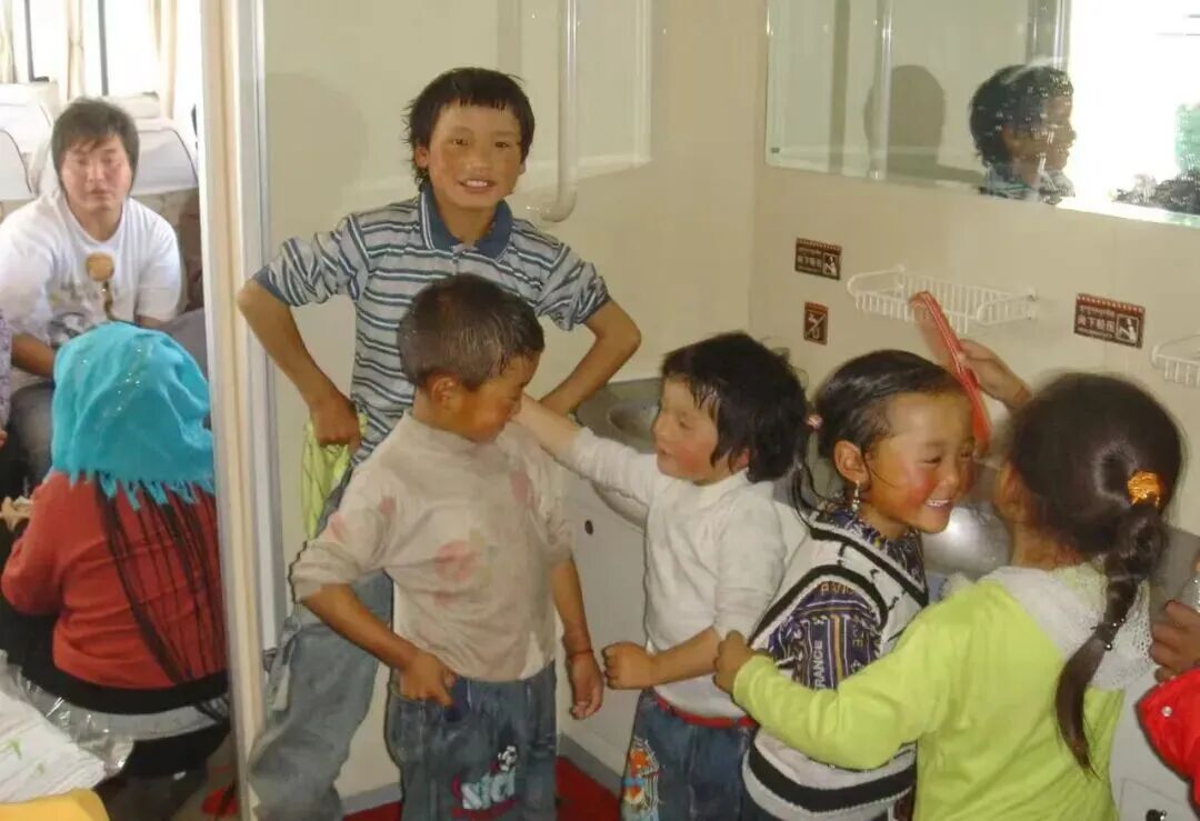 万余张照片见证青藏铁路变迁