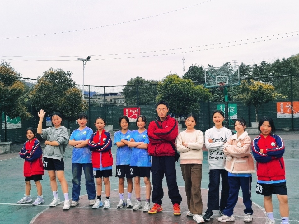 “六一”特别策划丨当乡镇小学女生第一次站上篮球赛场