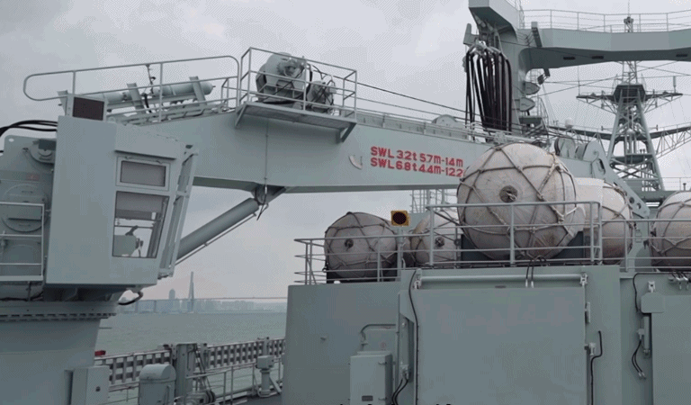 我国自主研发建造 海军最新型综合补给舰多维度升级