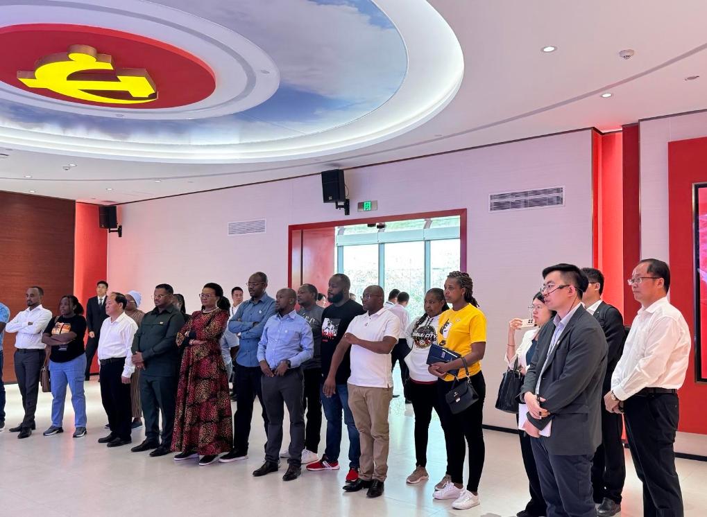 特写：肯尼亚执政党总书记提出一个特别请求