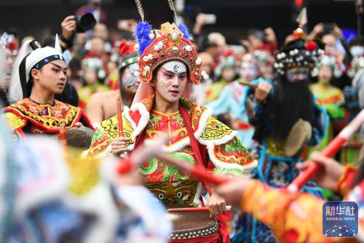 新华全媒＋·文化中国行丨英歌舞起闹新春