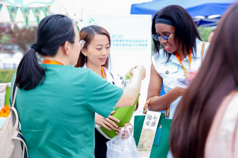 Fragrant Zongzi and Dragon Boat Races: Neighborhood Culture Festival Kicks off in Yingpu Subdistrict, Qingpu District, Shanghai_fororder_图片4