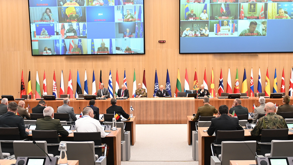 北约举行成员国防长会 确认支持乌克兰