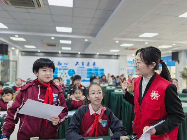 “伊心向阳”学雷锋月：伸出的手，传递着光_fororder_图片3