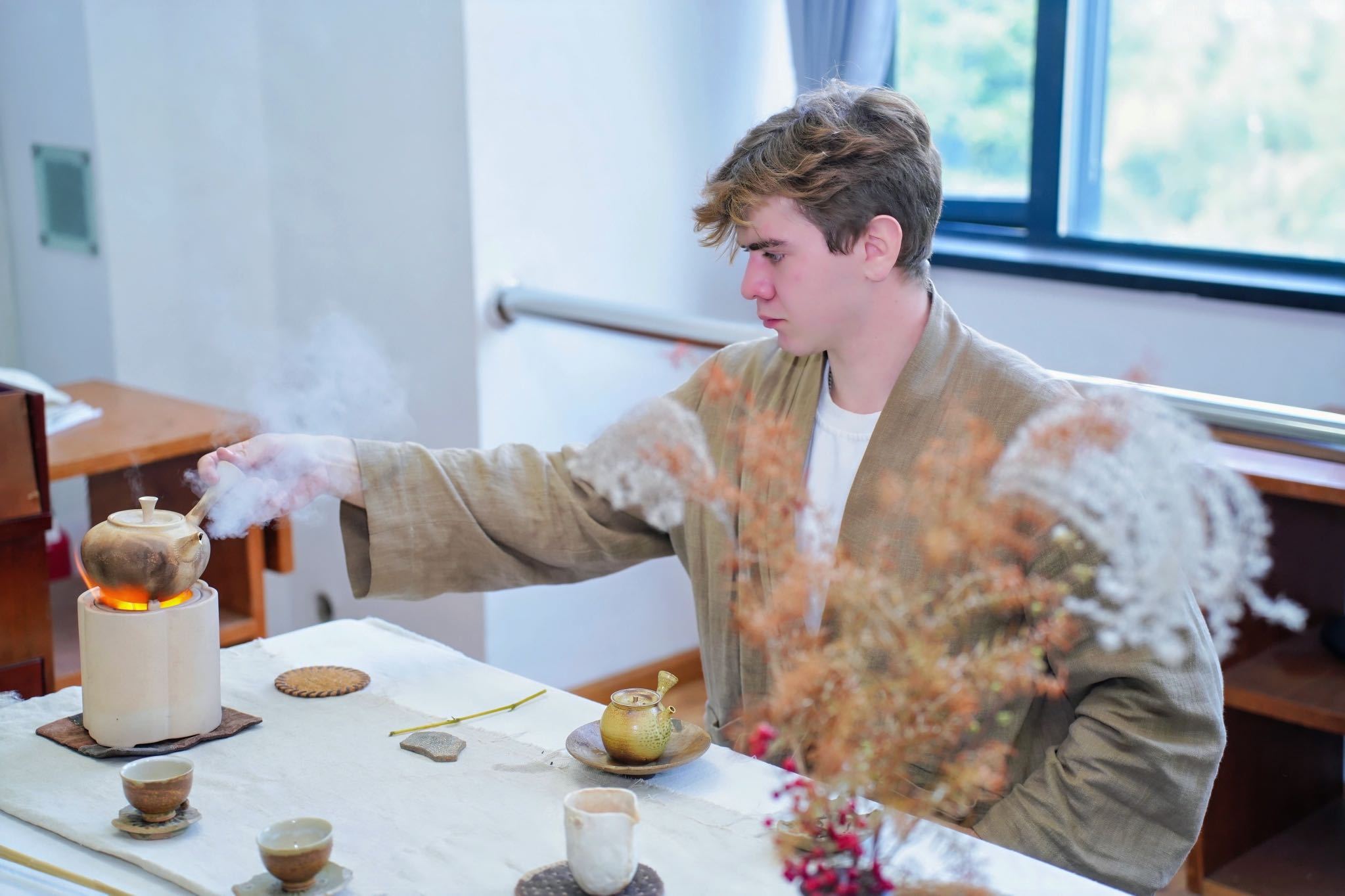 资讯有故事丨俄罗斯小伙儿为何对中国茶文化情有独钟？