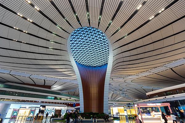“五一”假期北京两机场预计运送旅客超167万人次