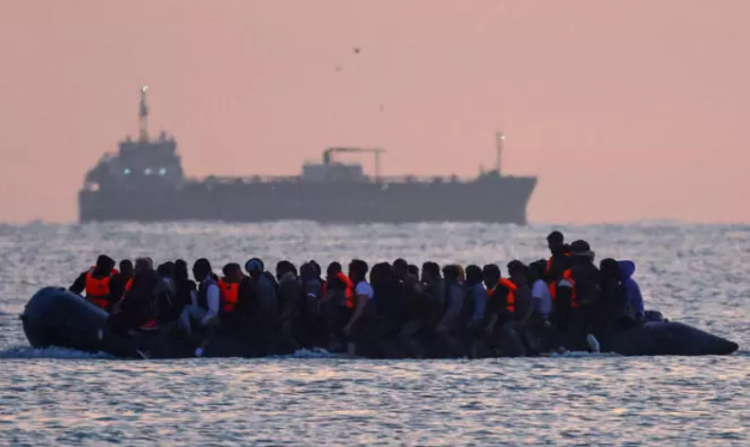 闪评 | 英国政府全面收紧庇护政策 挑战不少 困境仍存