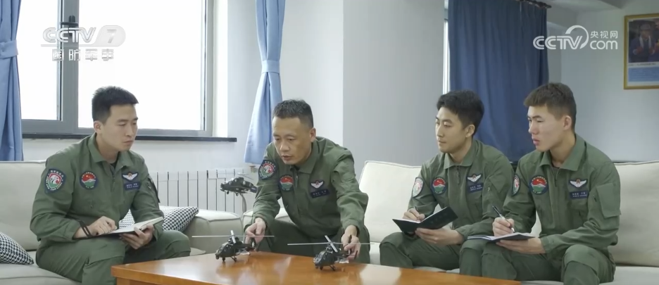 探访阅兵训练场 | 空中梯队：突出实战标准 以战斗姿态进入参阅状态