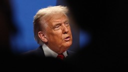 特朗普社媒账号删除与奥巴马有关视频片段 涉嫌种族歧视_fororder_65b48ebb46f74fceaea76edb2d997477