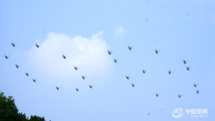我在阅兵现场｜空中梯队，致敬胜利_fororder_5