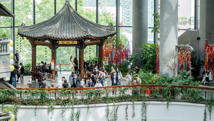 人文经济激活消费新动能丨年轻人为何扎堆长春“这有山”？