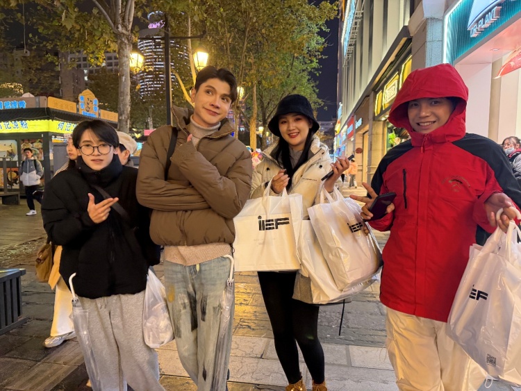 以脚步丈量，用镜头传播：他们成为和美云南“海外代言人”