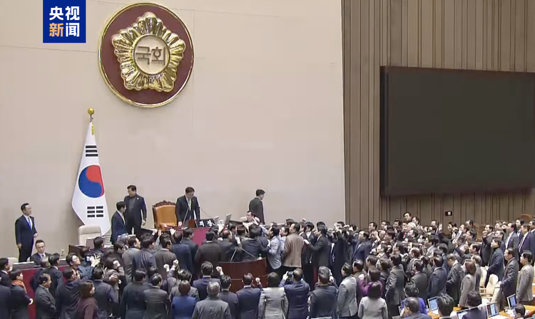 40分钟开庭审总统弹劾案 30分钟弹劾代总统 一文梳理韩国不寻常的一天→