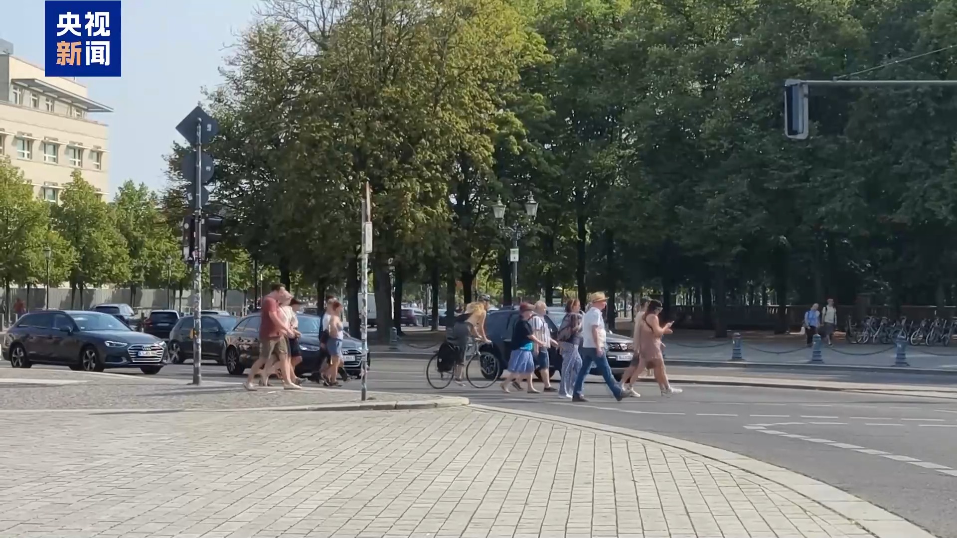 总台记者直击丨高温持续炙烤欧洲多地 当地居民直呼“热过头了”