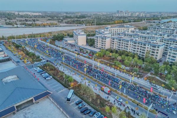 2025敦煌半程马拉松圆满落幕