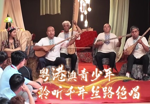 粤港澳青少年新疆行：天山脚下共谱同心圆舞曲