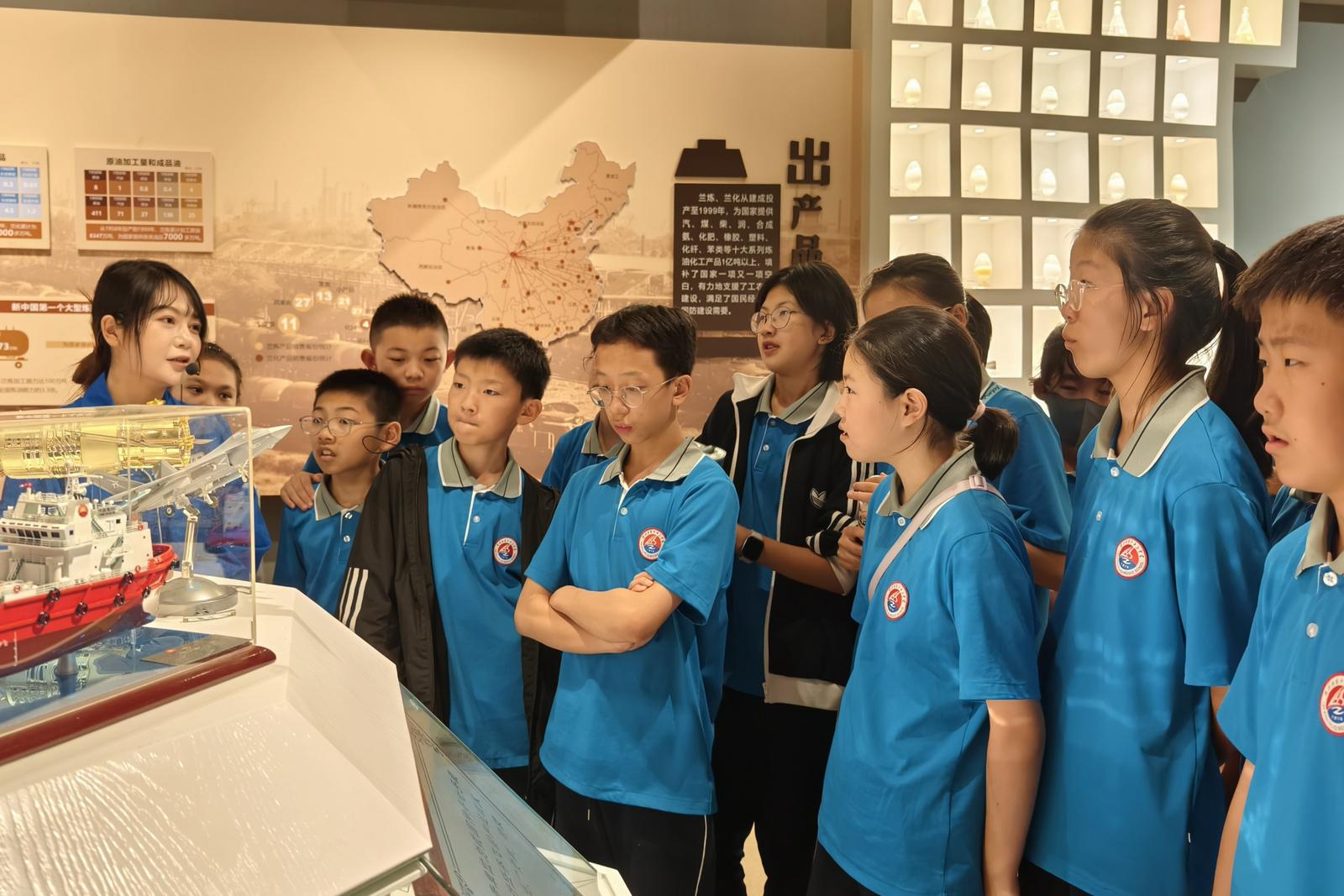 播撒科学火种 点燃创新激情 ——兰州石化深入开展“科普月”活动侧记_fororder_图片2