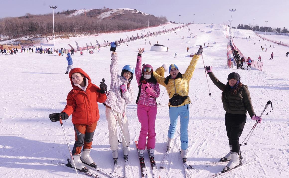 沈阳：又逢冬日雪暖阳 冰雪经济活力旺