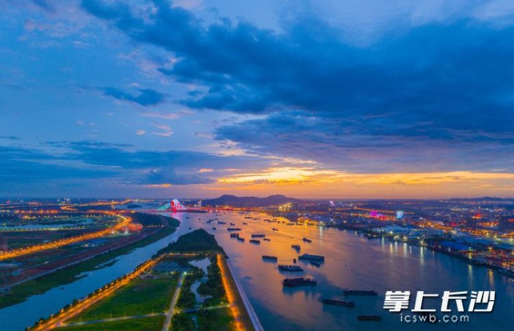 初伏雨后的绝美长沙_fororder_mmexport022d756993d06eaf901e3bb3cbf85524_1753142265210