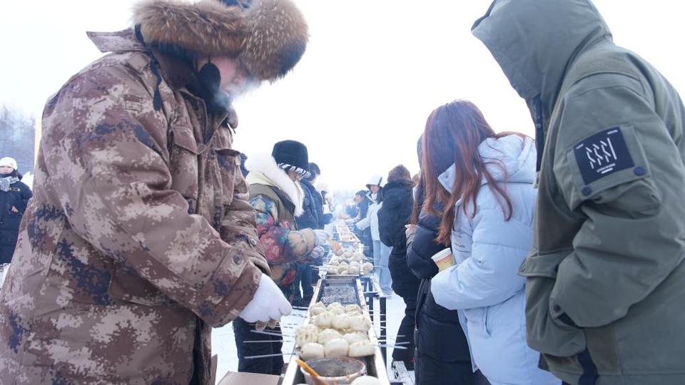 冰雪旅游“热”力绽放 各地活动精彩纷呈