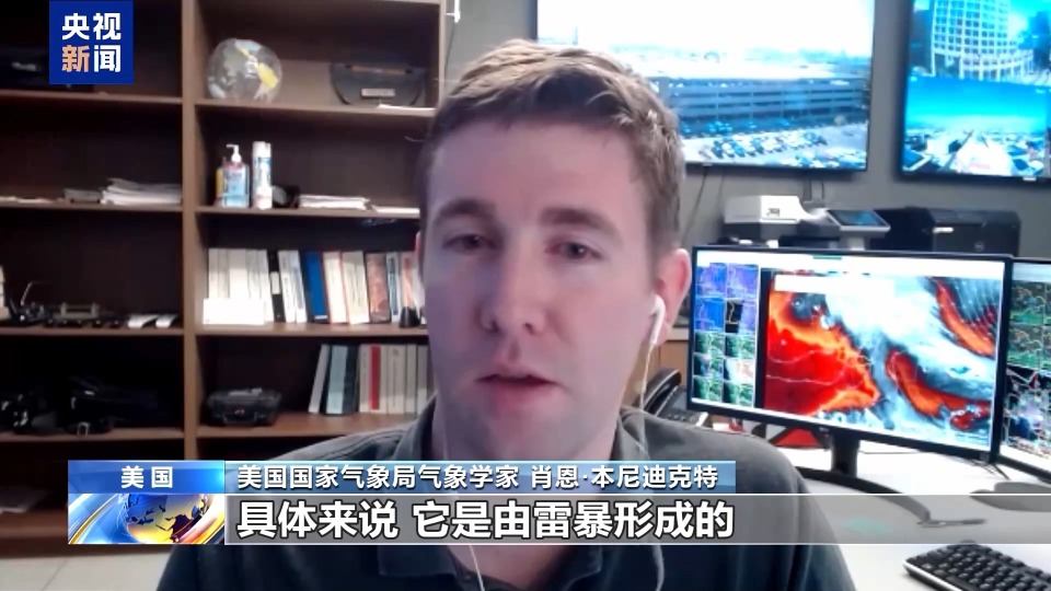 美国西南部遭遇强沙尘暴 “沙墙”遮天蔽日