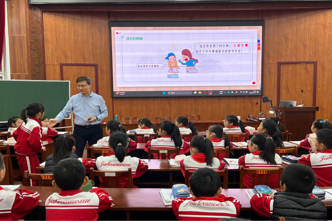 2025年全国“最美教师”孟庆阳：26载扎根蓟州 以“润悟”之光照亮教育路_fororder_图片2